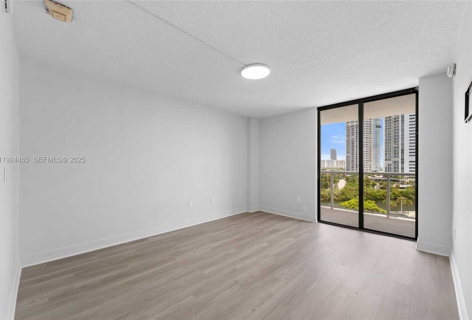 Small Image of 3731 NORTH COUNTRY CLUB #921, Aventura Number 8