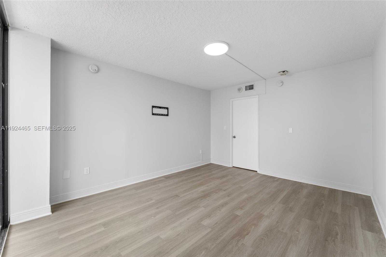 Small Image of 3731 NORTH COUNTRY CLUB #921, Aventura Number 9