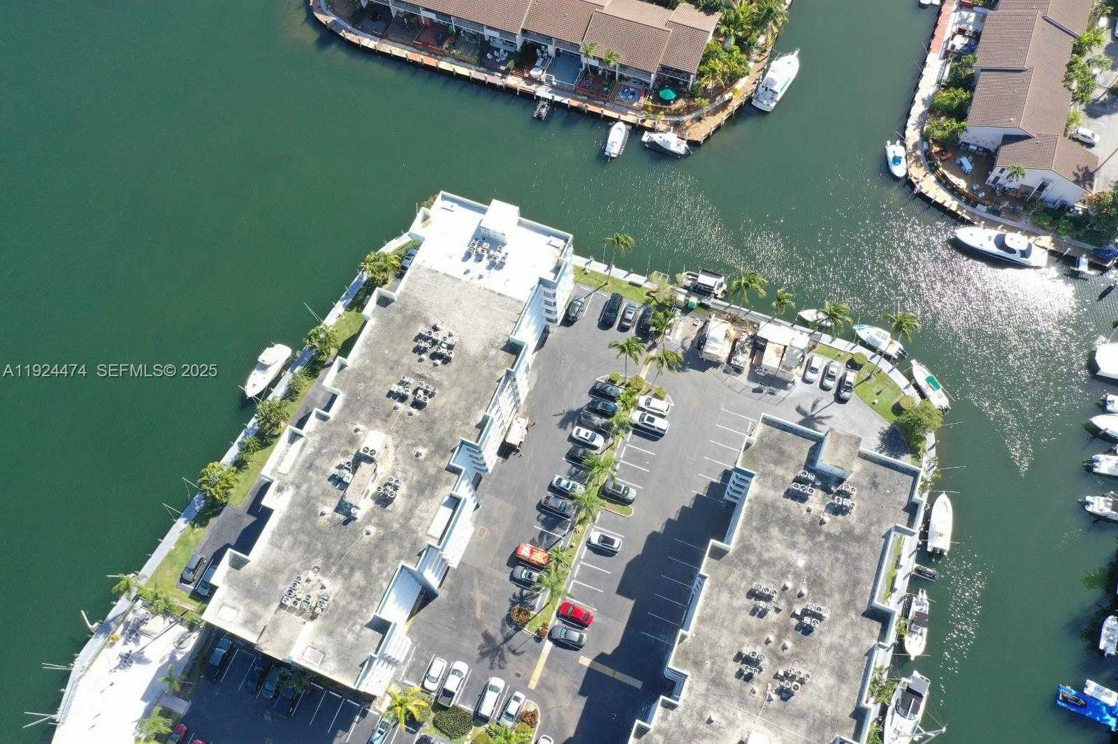 Small Image of 16570 NORTH EAST 26TH AVE #5G BOAT SLIP INCLUDED, North Miami Beach Number 10