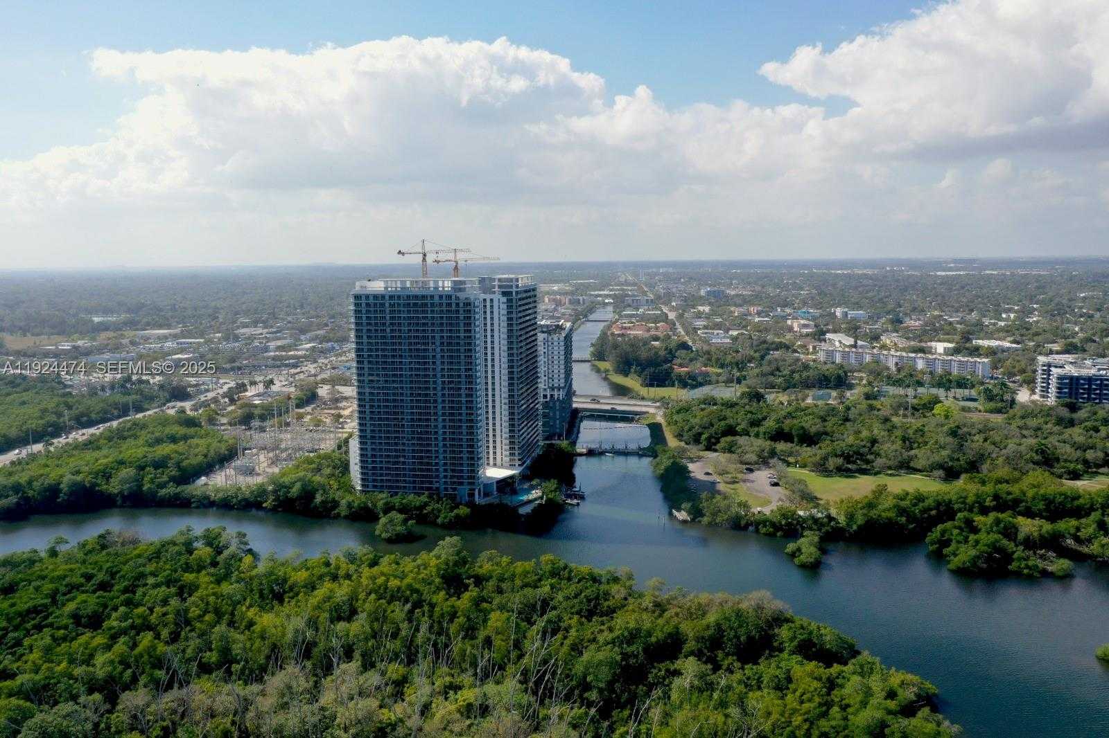 Small Image of 16570 NORTH EAST 26TH AVE #5G BOAT SLIP INCLUDED, North Miami Beach Number 12