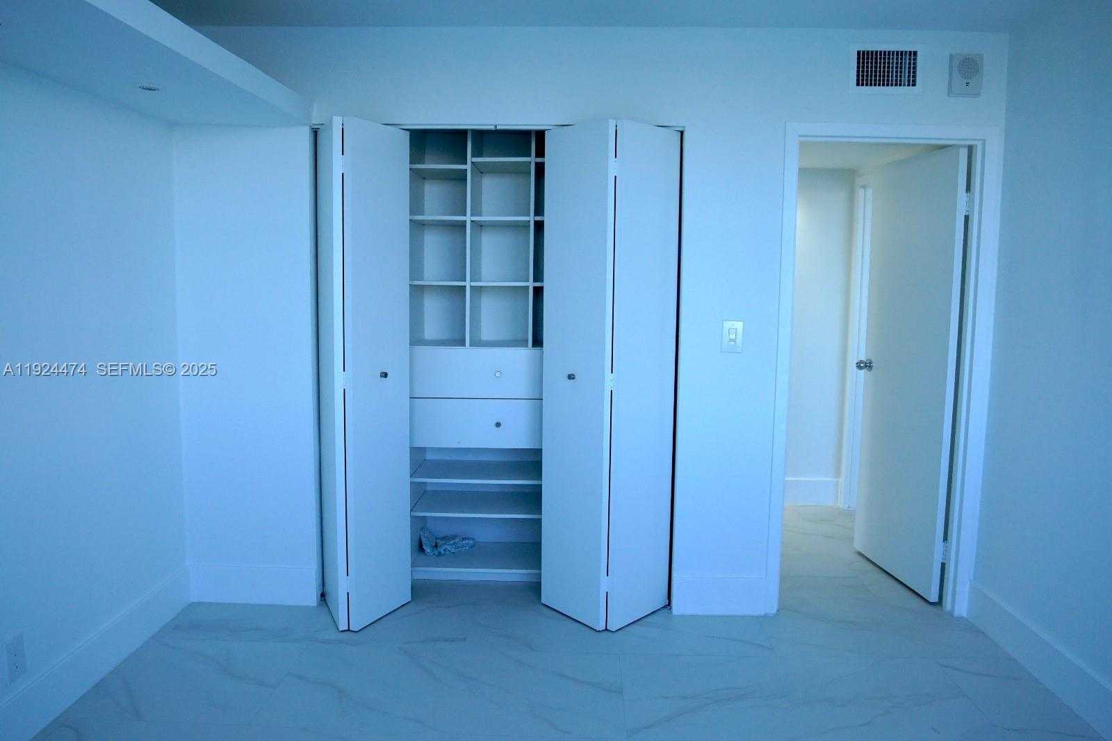 Small Image of 16570 NORTH EAST 26TH AVE #5G BOAT SLIP INCLUDED, North Miami Beach Number 21