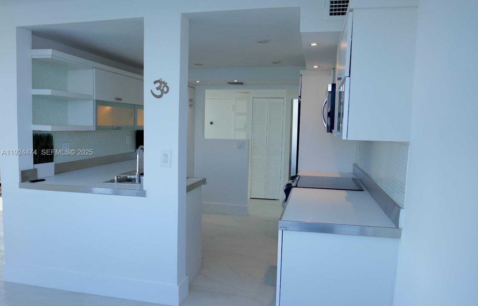 Small Image of 16570 NORTH EAST 26TH AVE #5G BOAT SLIP INCLUDED, North Miami Beach Number 22