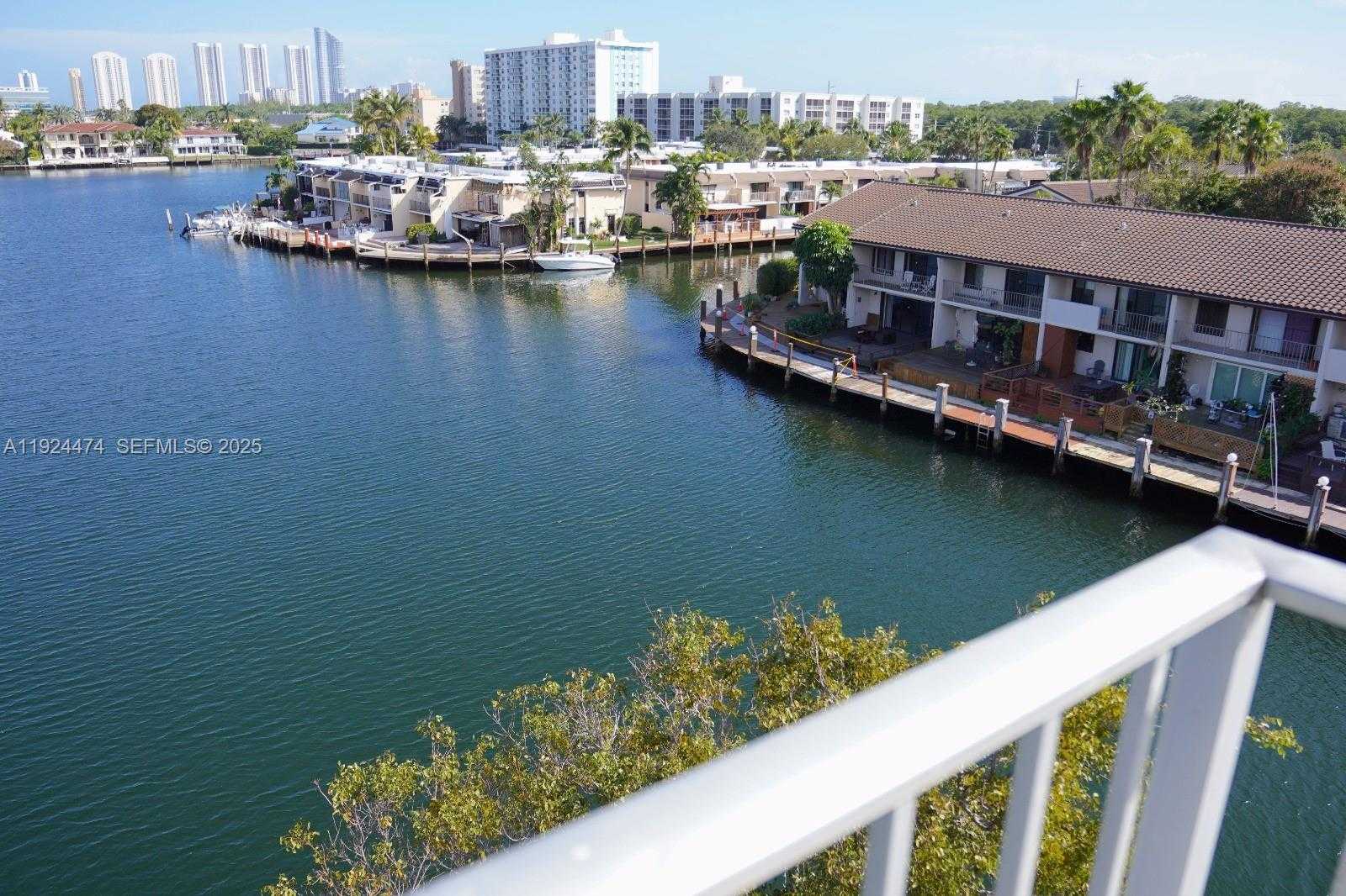 Small Image of 16570 NORTH EAST 26TH AVE #5G BOAT SLIP INCLUDED, North Miami Beach Number 23