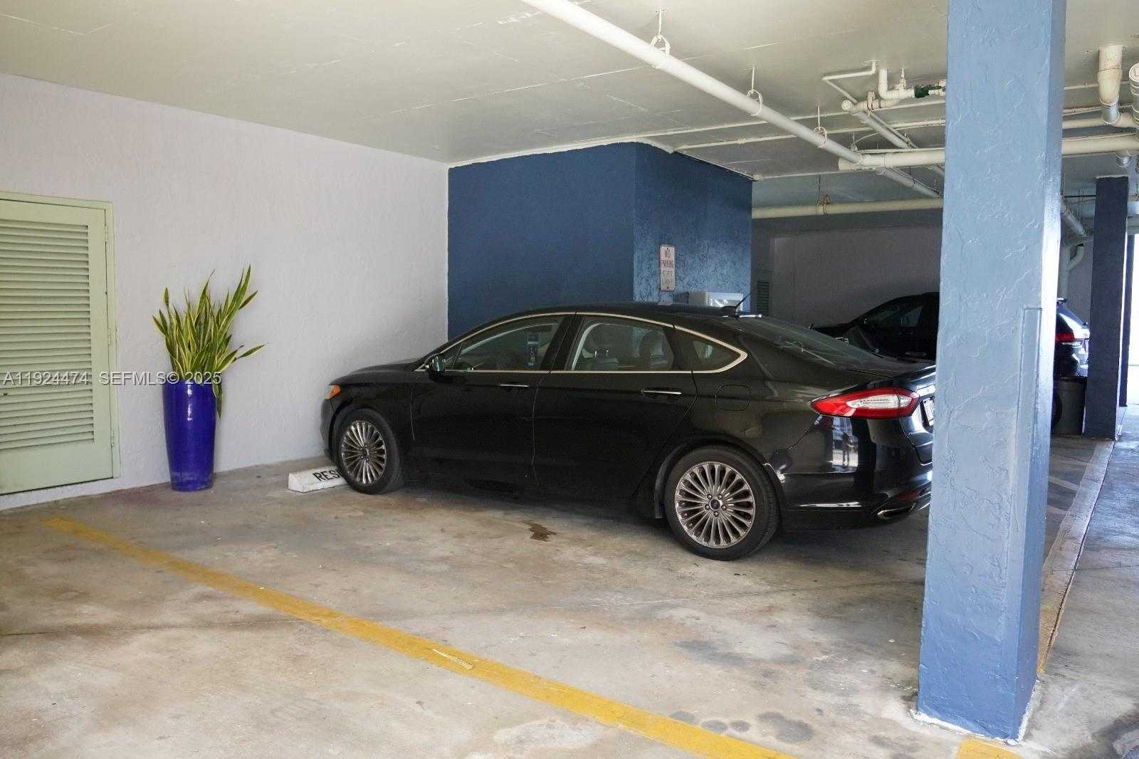 Small Image of 16570 NORTH EAST 26TH AVE #5G BOAT SLIP INCLUDED, North Miami Beach Number 29