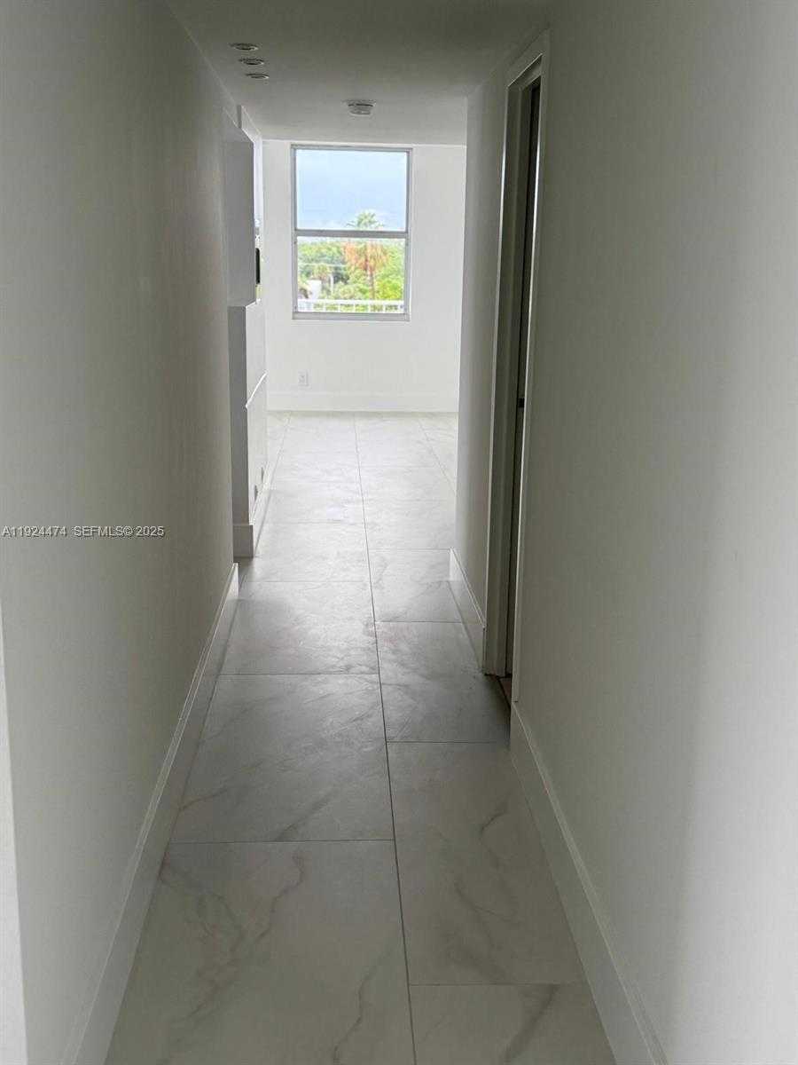 Small Image of 16570 NORTH EAST 26TH AVE #5G BOAT SLIP INCLUDED, North Miami Beach Number 35