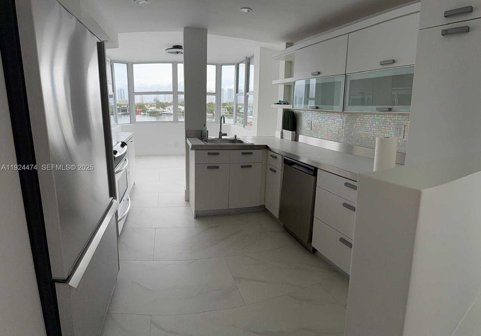 Small Image of 16570 NORTH EAST 26TH AVE #5G BOAT SLIP INCLUDED, North Miami Beach Number 49