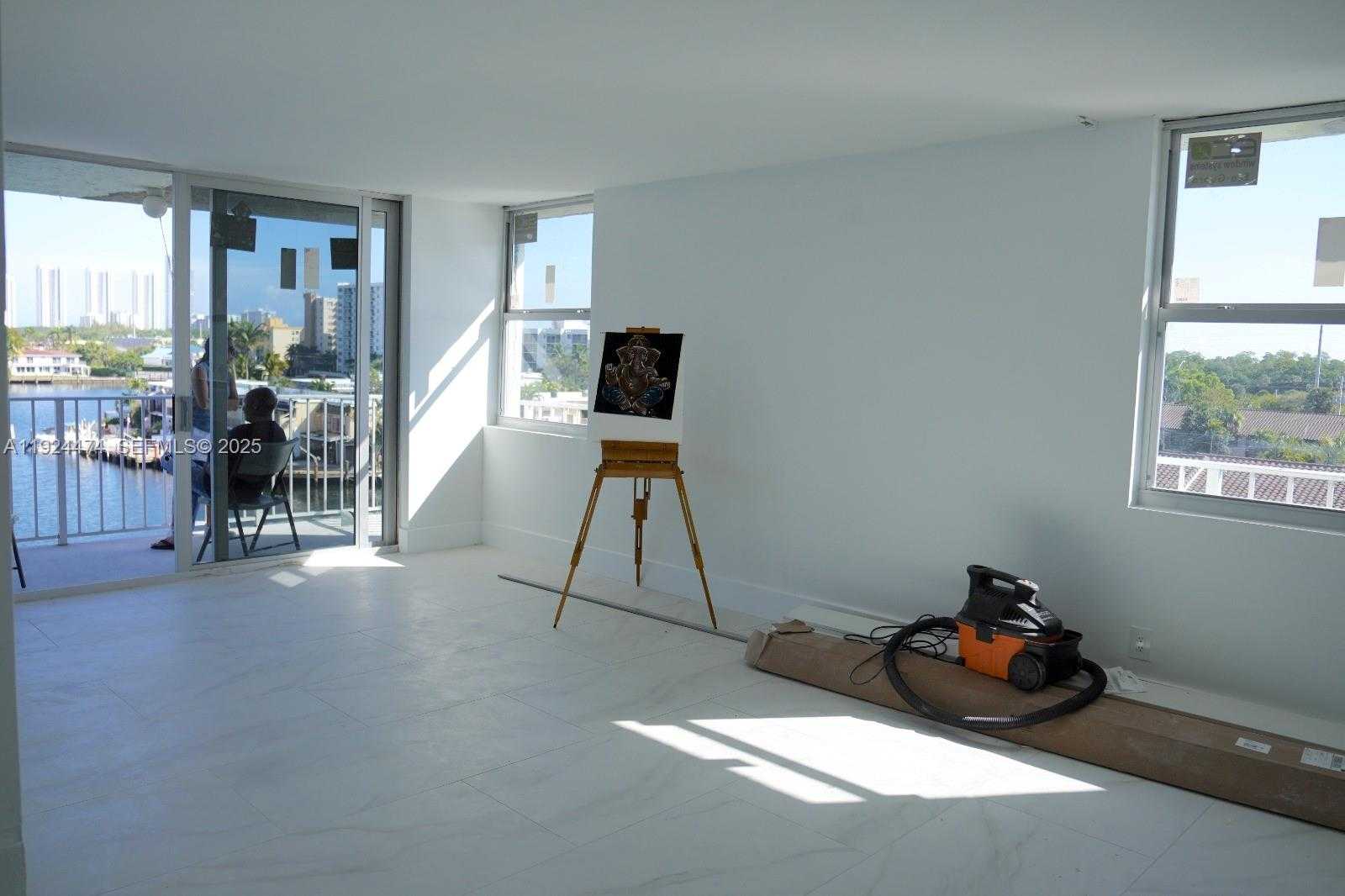 Small Image of 16570 NORTH EAST 26TH AVE #5G BOAT SLIP INCLUDED, North Miami Beach Number 5