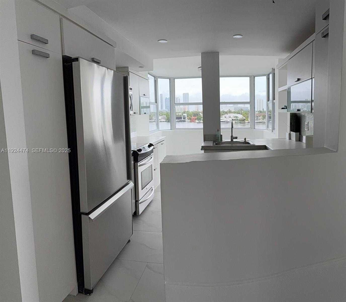 Small Image of 16570 NORTH EAST 26TH AVE #5G BOAT SLIP INCLUDED, North Miami Beach Number 52