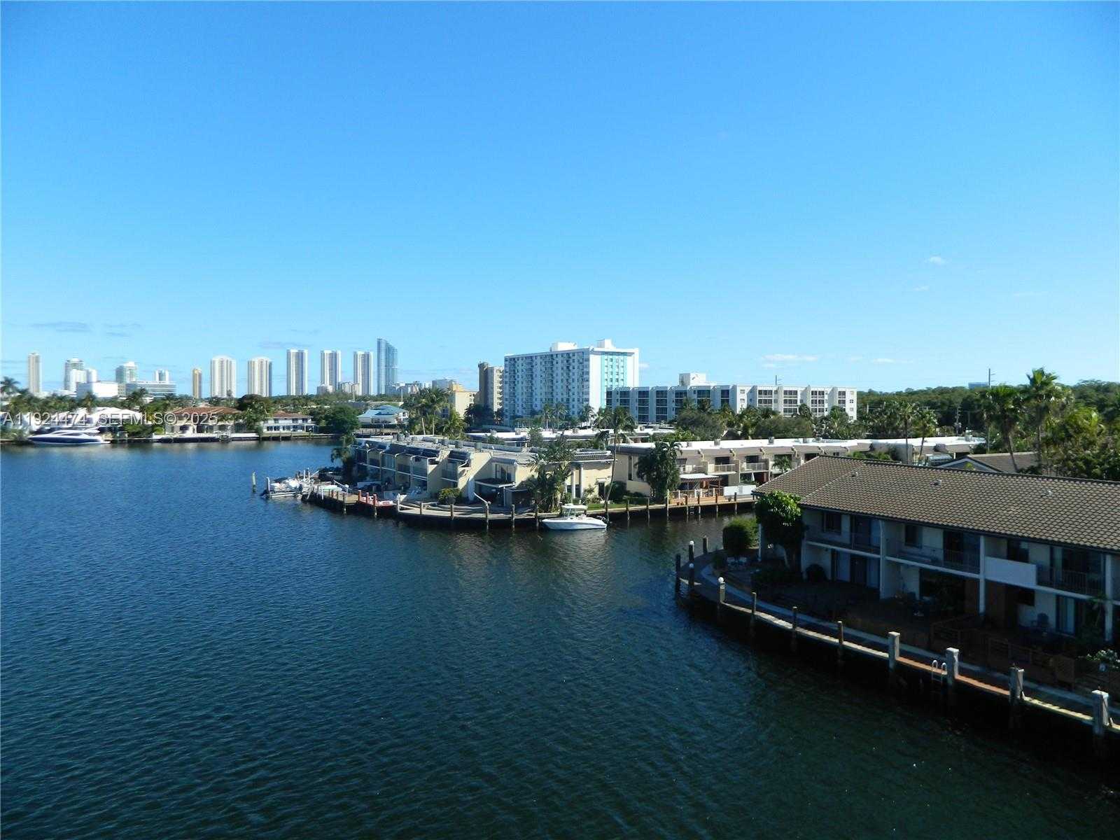Small Image of 16570 NORTH EAST 26TH AVE #5G BOAT SLIP INCLUDED, North Miami Beach Number 9