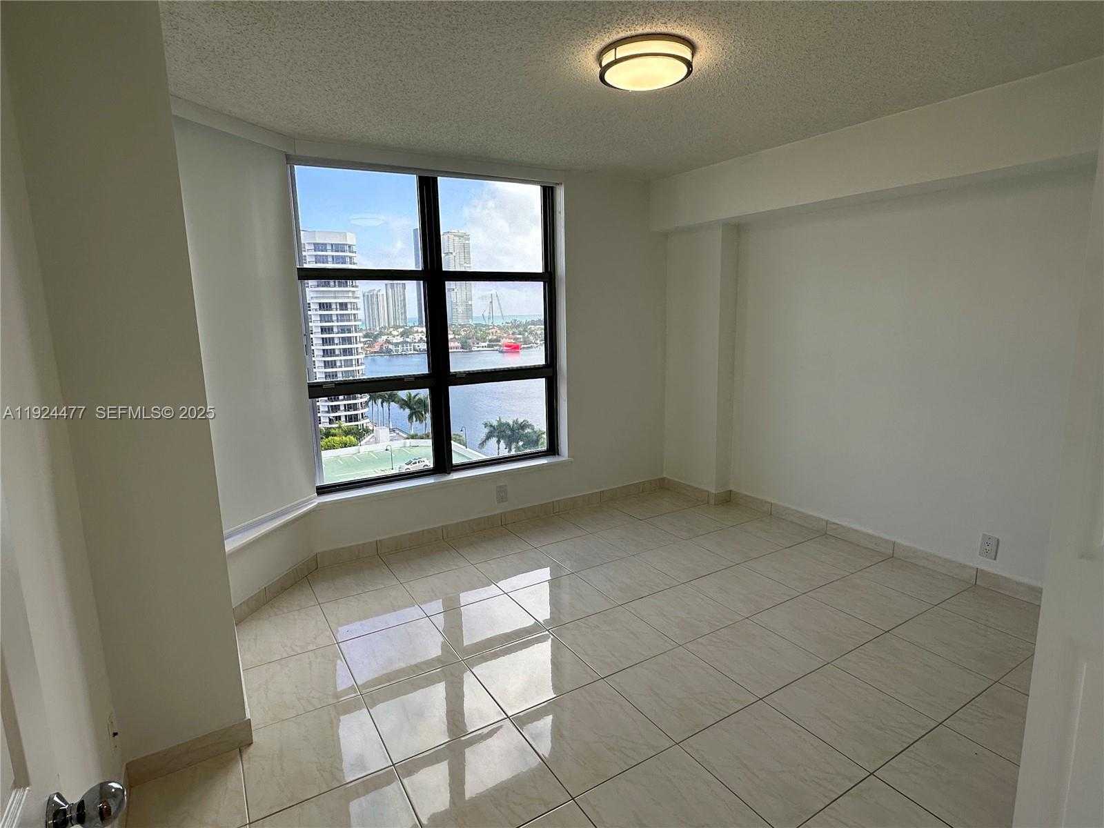 Small Image of 3530 MYSTIC POINTE DR #1213, Aventura Number 15