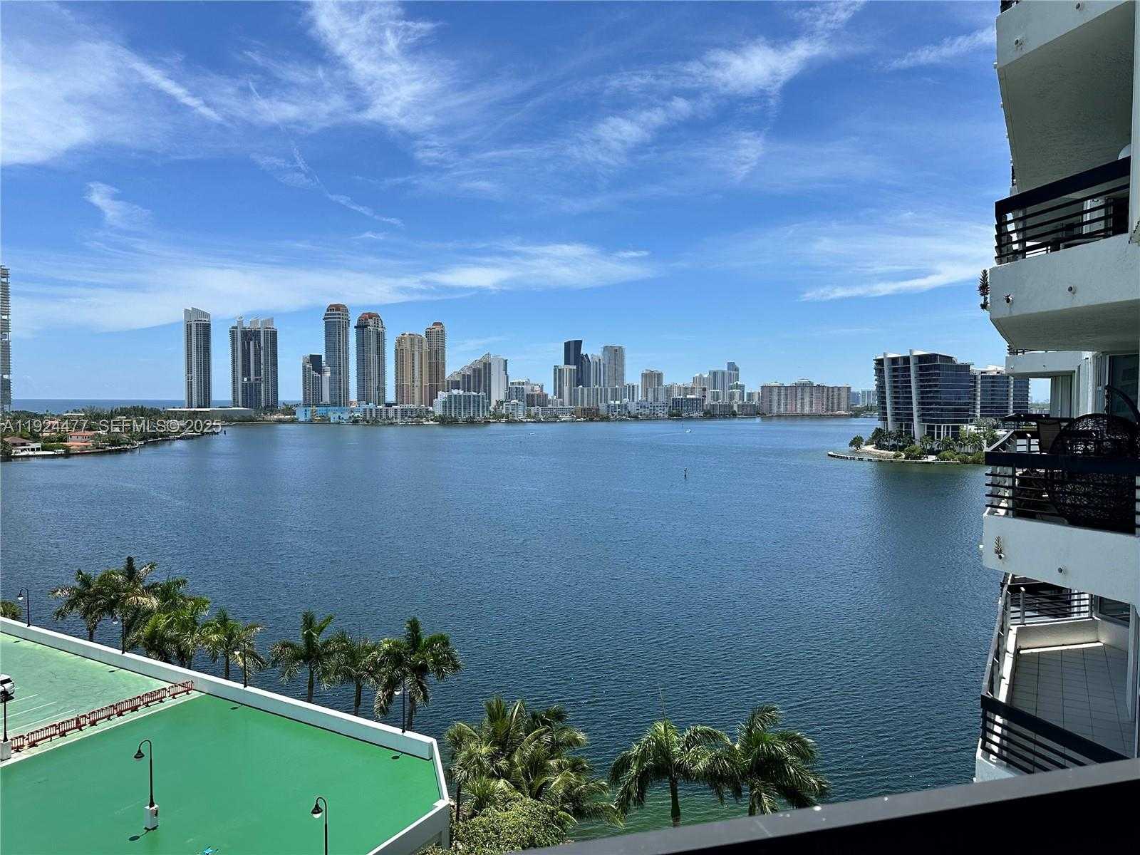 Small Image of 3530 MYSTIC POINTE DR #1213, Aventura Number 2