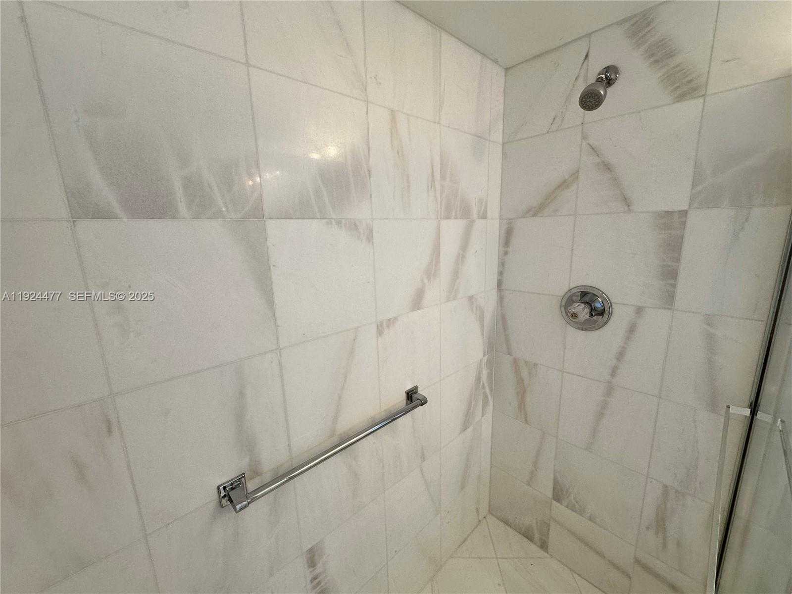 Small Image of 3530 MYSTIC POINTE DR #1213, Aventura Number 23