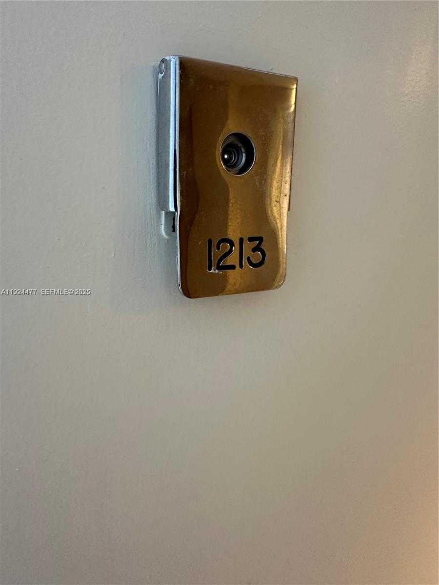 Small Image of 3530 MYSTIC POINTE DR #1213, Aventura Number 3