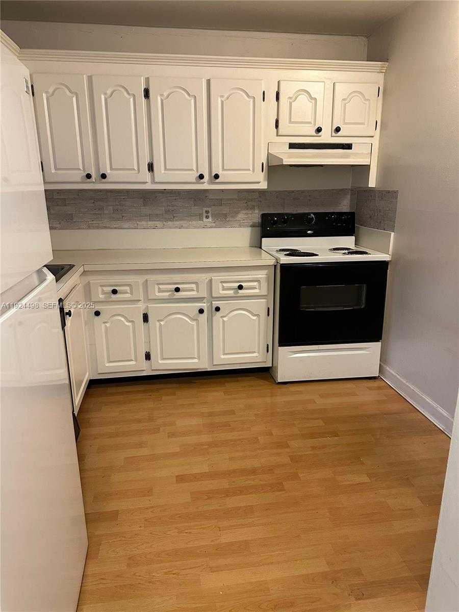 Small Image of Miami Number 1