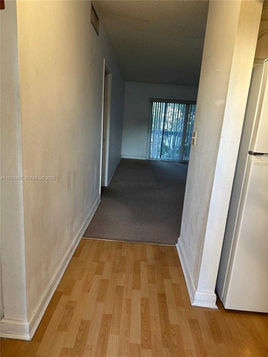 Small Image of Miami Number 2