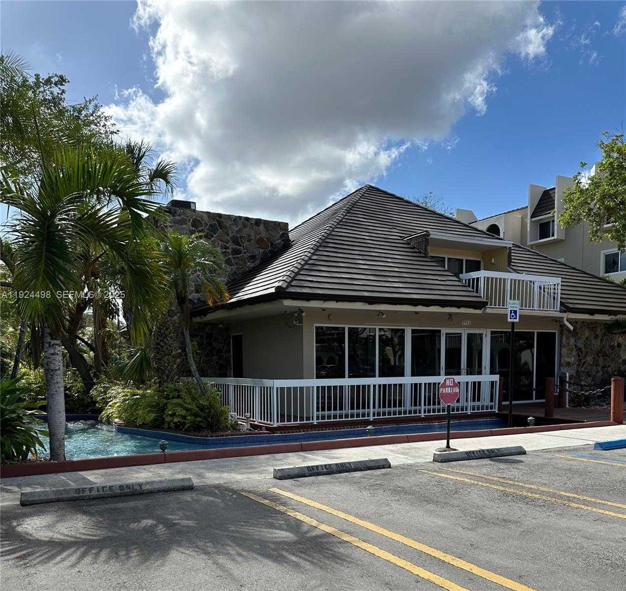 Small Image of Miami Number 21