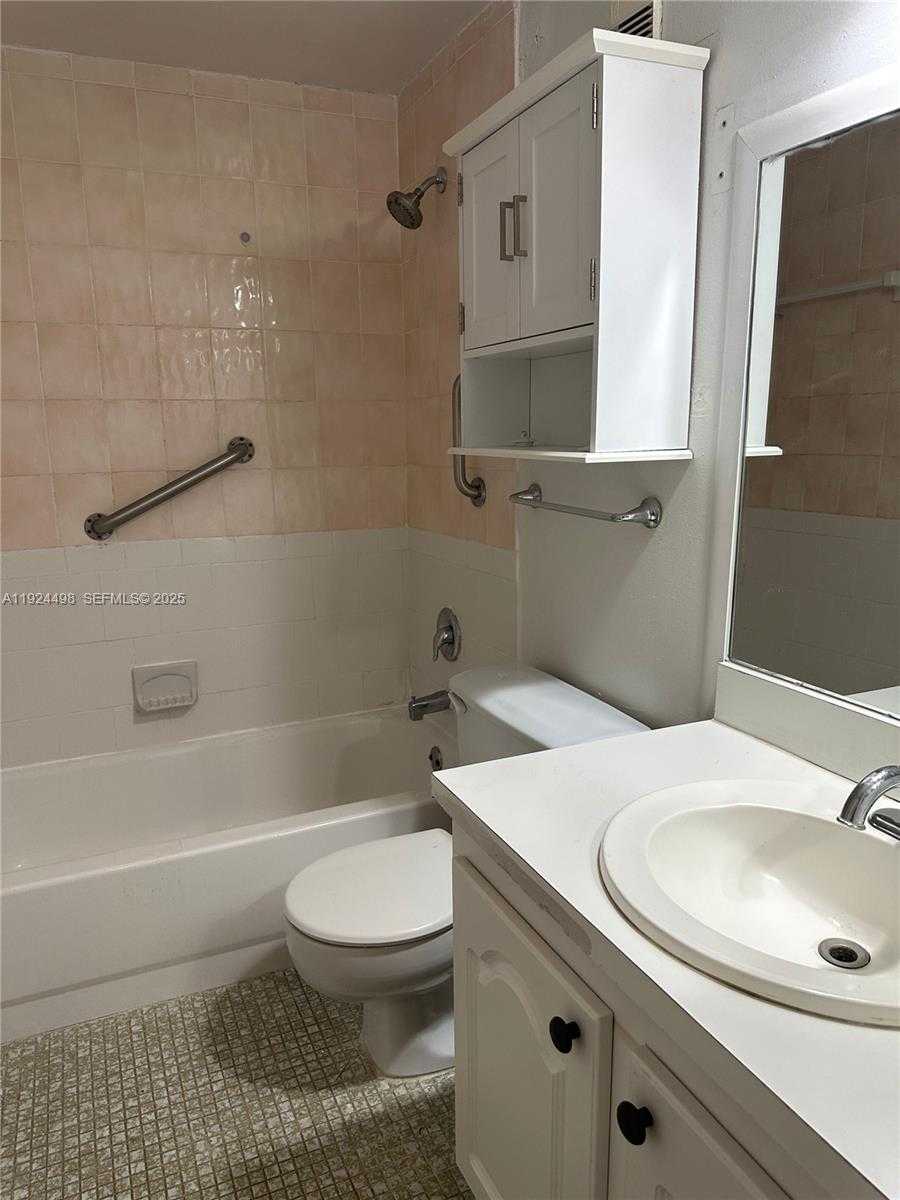 Small Image of Miami Number 6