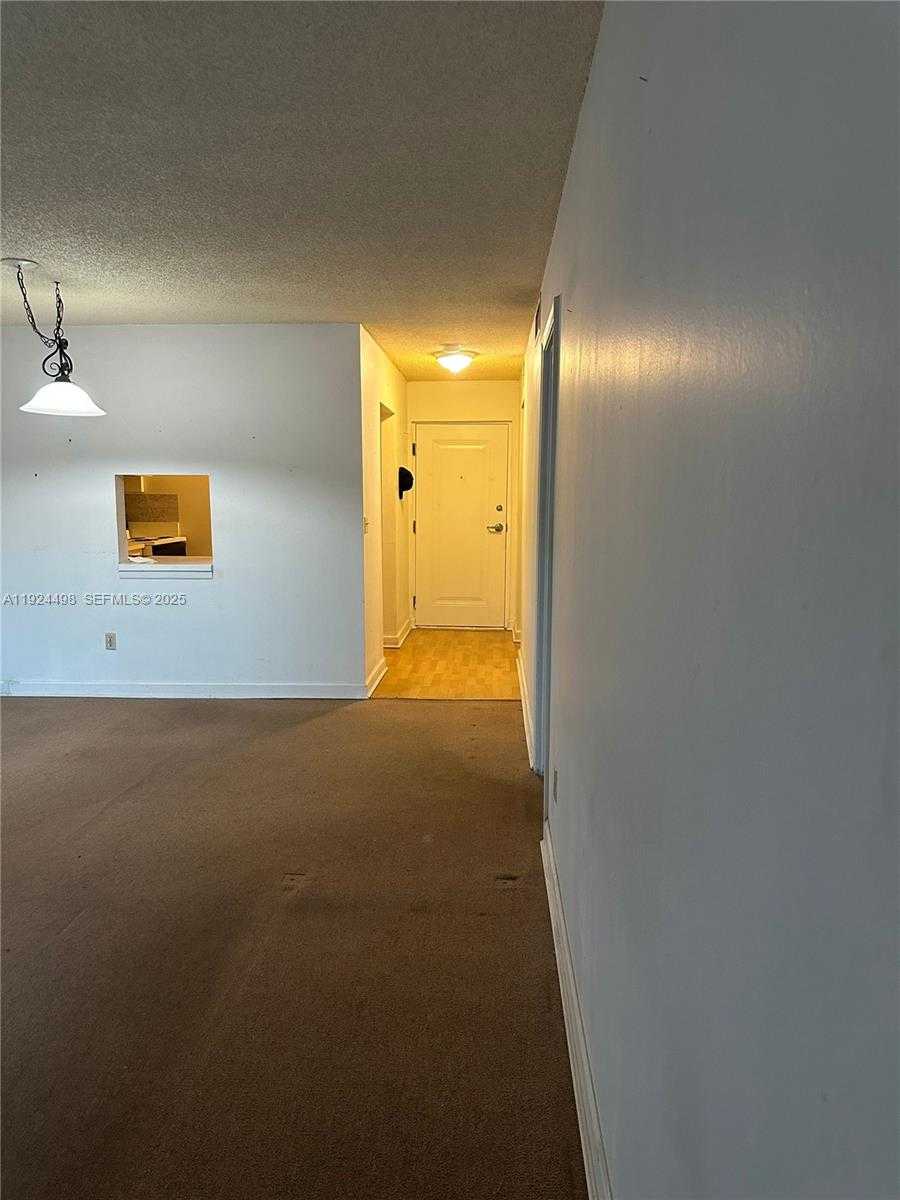 Small Image of Miami Number 7