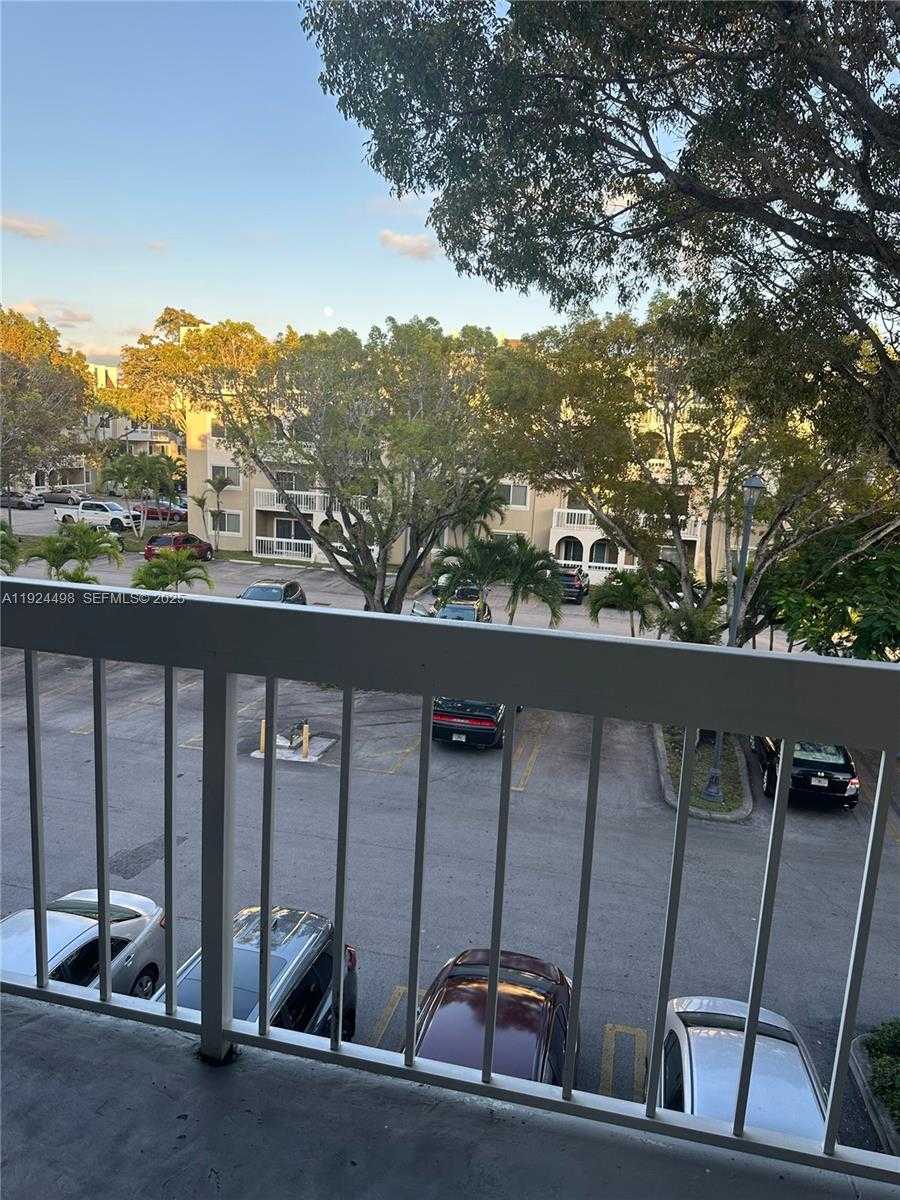 Small Image of Miami Number 8