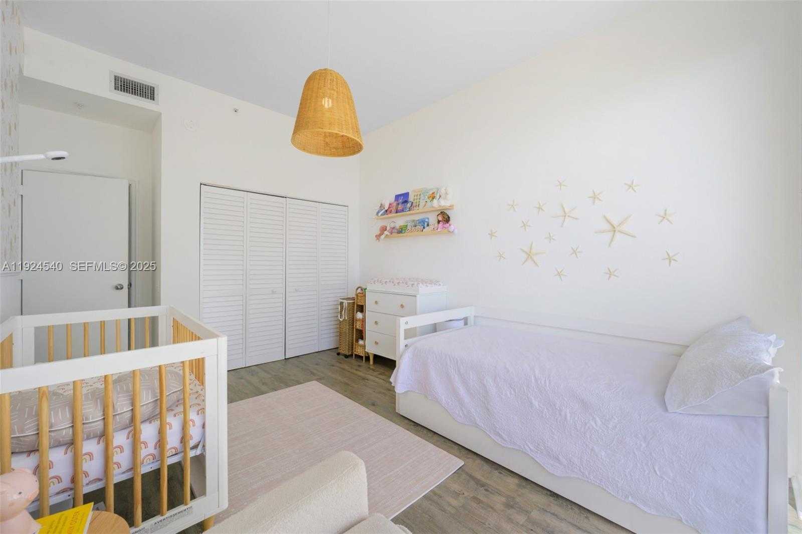 Small Image of 888 BRICKELL KEY DR #2909, Miami Number 19