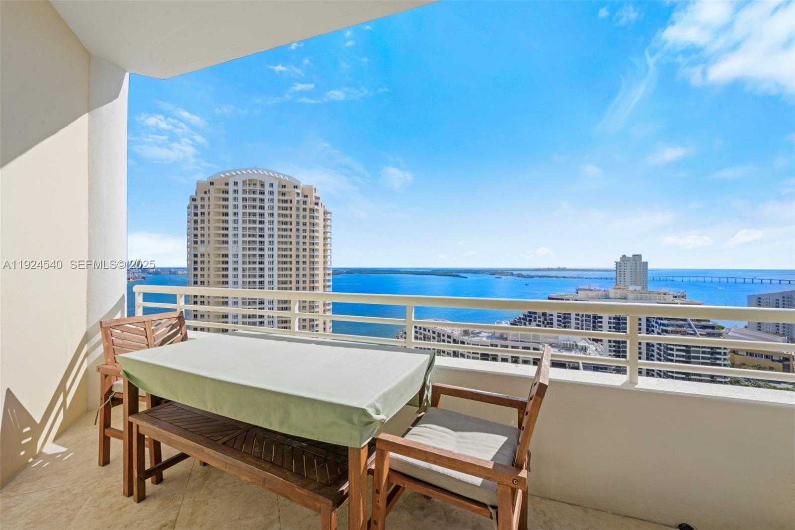 Small Image of 888 BRICKELL KEY DR #2909, Miami Number 3