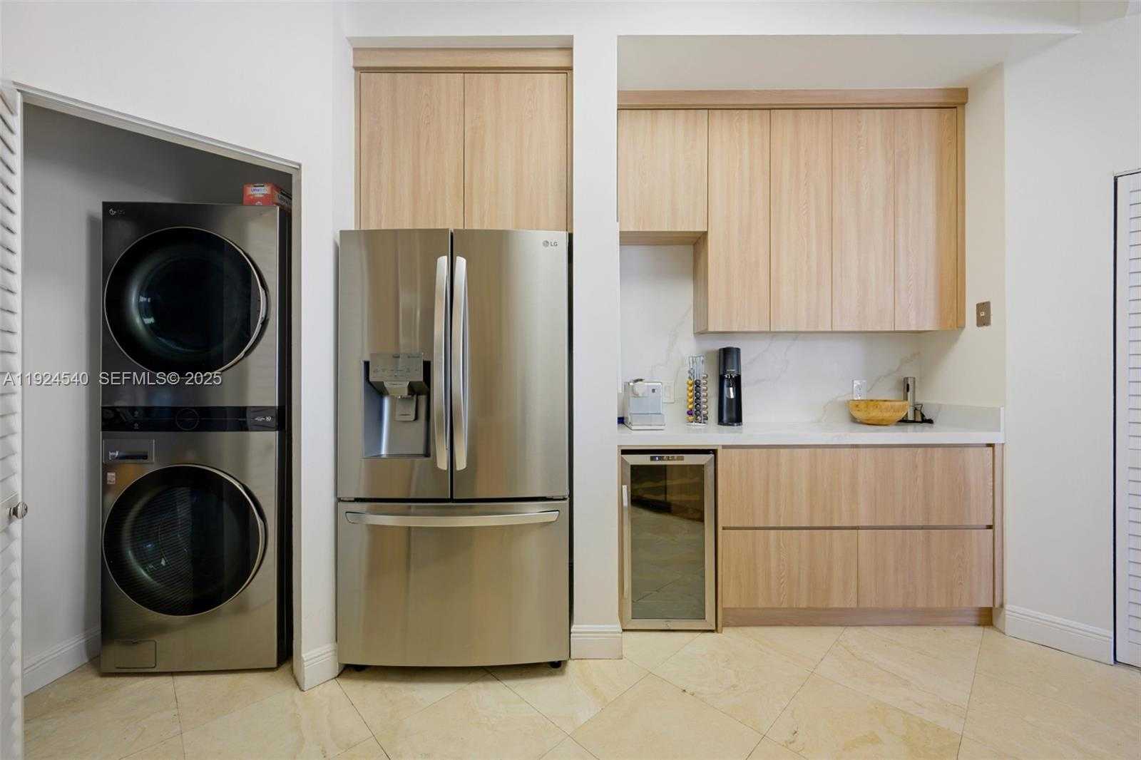 Small Image of 888 BRICKELL KEY DR #2909, Miami Number 9