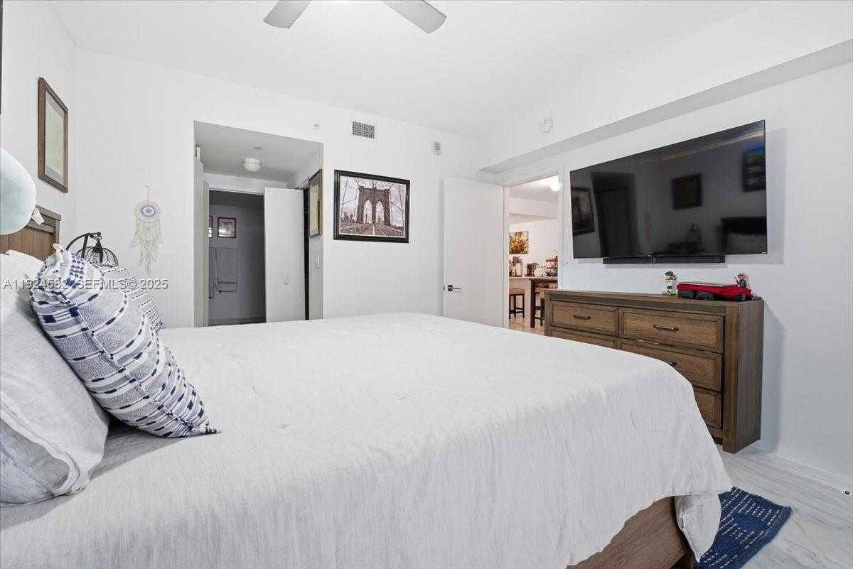 Small Image of 488 NORTH EAST 18TH ST #1806, Miami Number 22