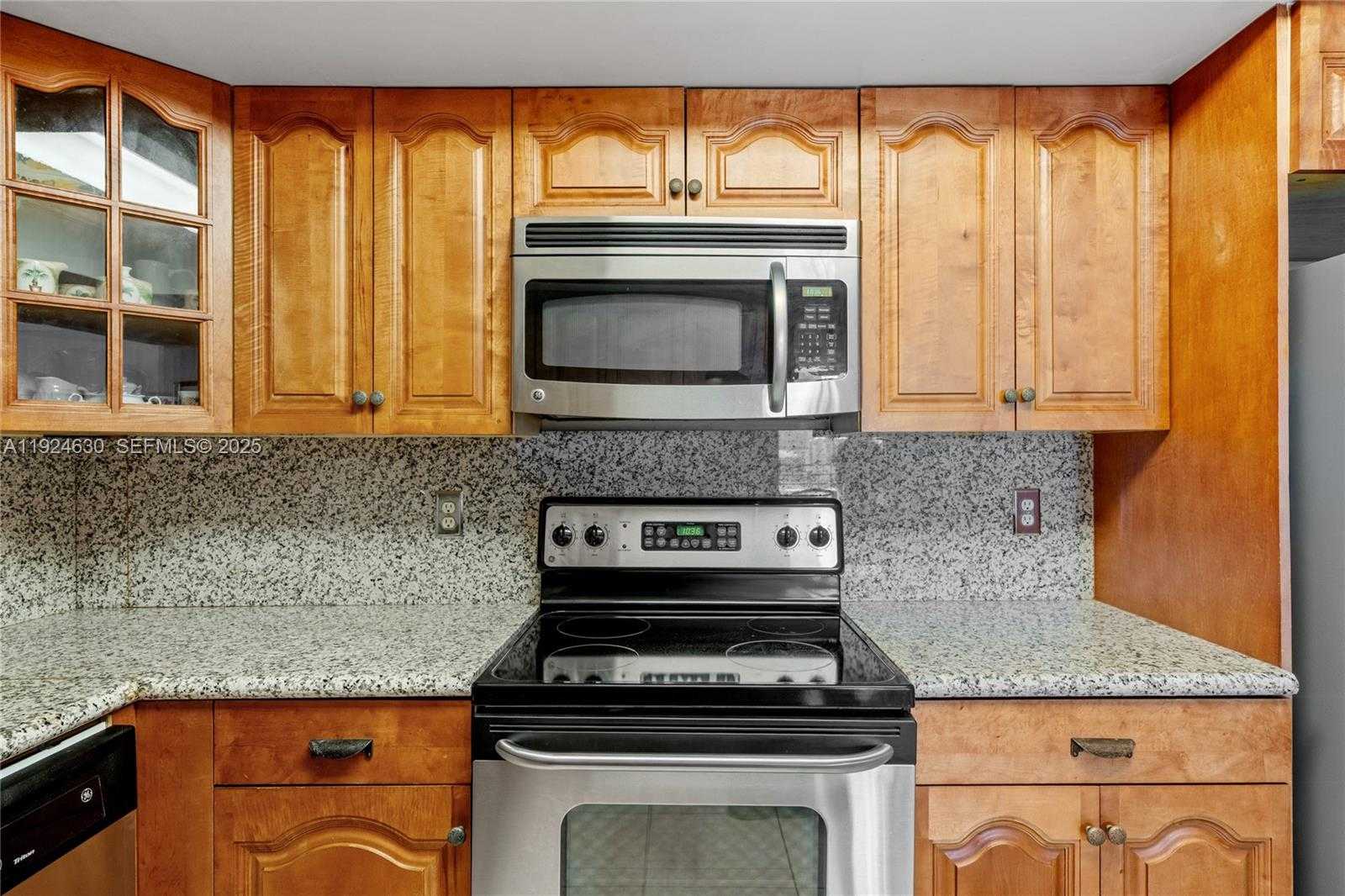 Small Image of 500 THREE ISLANDS BLVD #917, Hallandale Beach Number 13