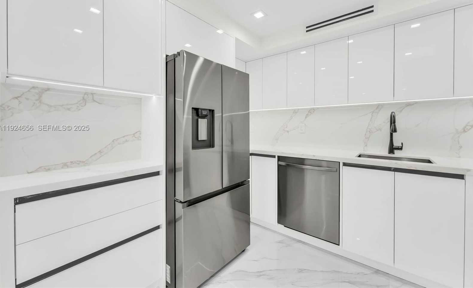 Small Image of 251 174TH ST #1414, Sunny Isles Beach Number 1