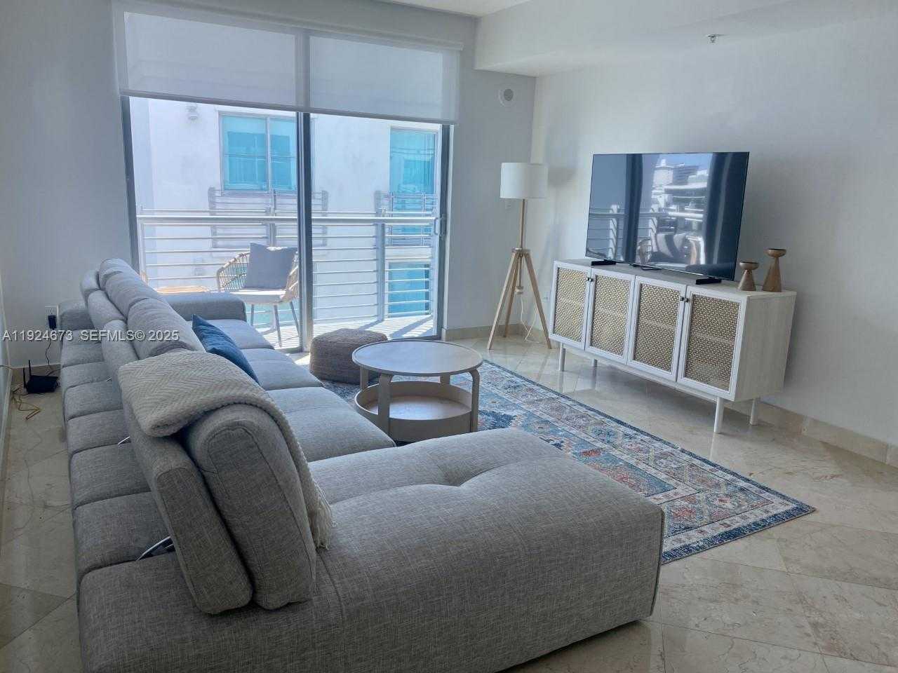 Small Image of 110 WASHINGTON AVE #1822, Miami Beach Number 4