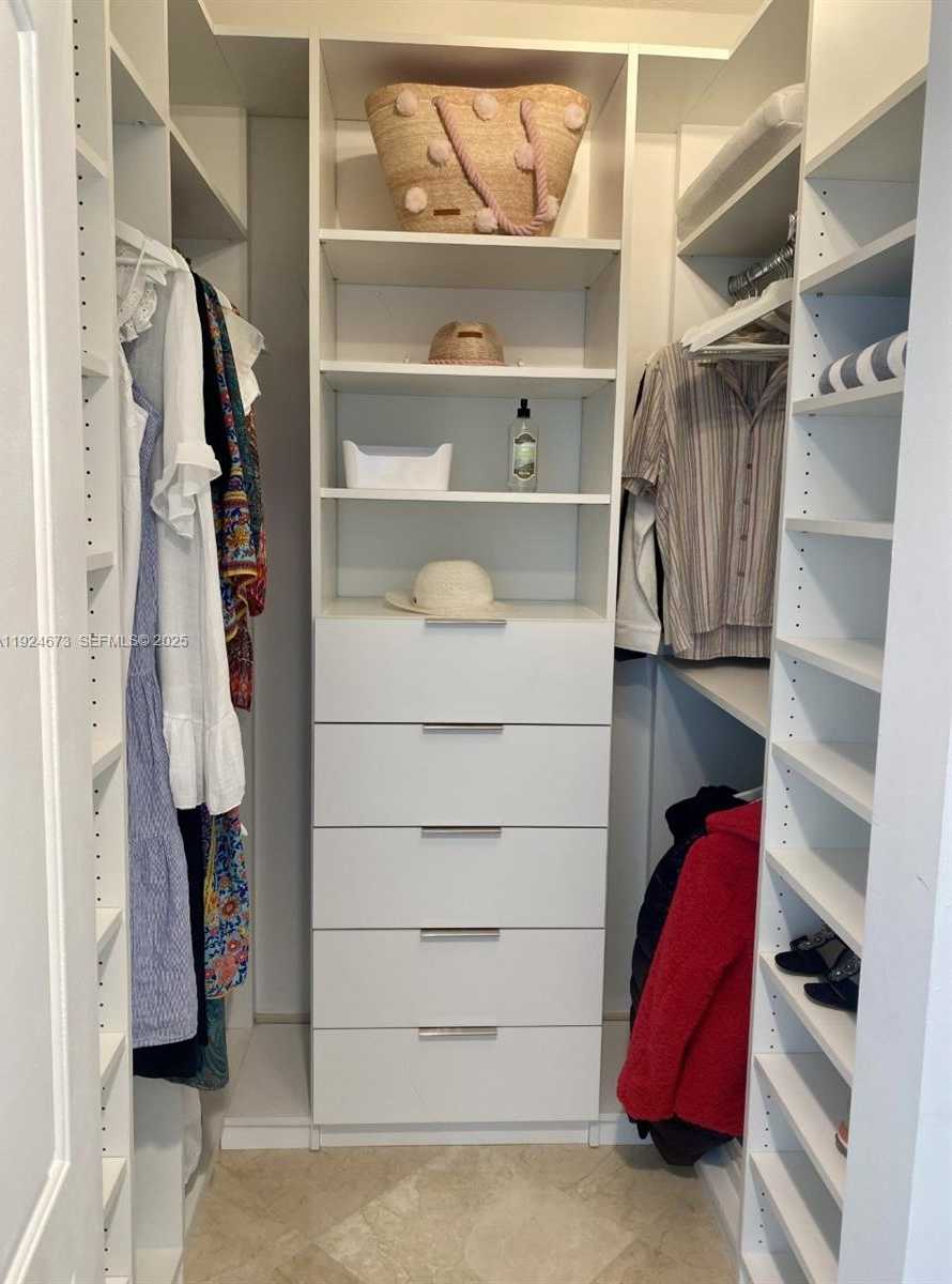 Small Image of 110 WASHINGTON AVE #1822, Miami Beach Number 8