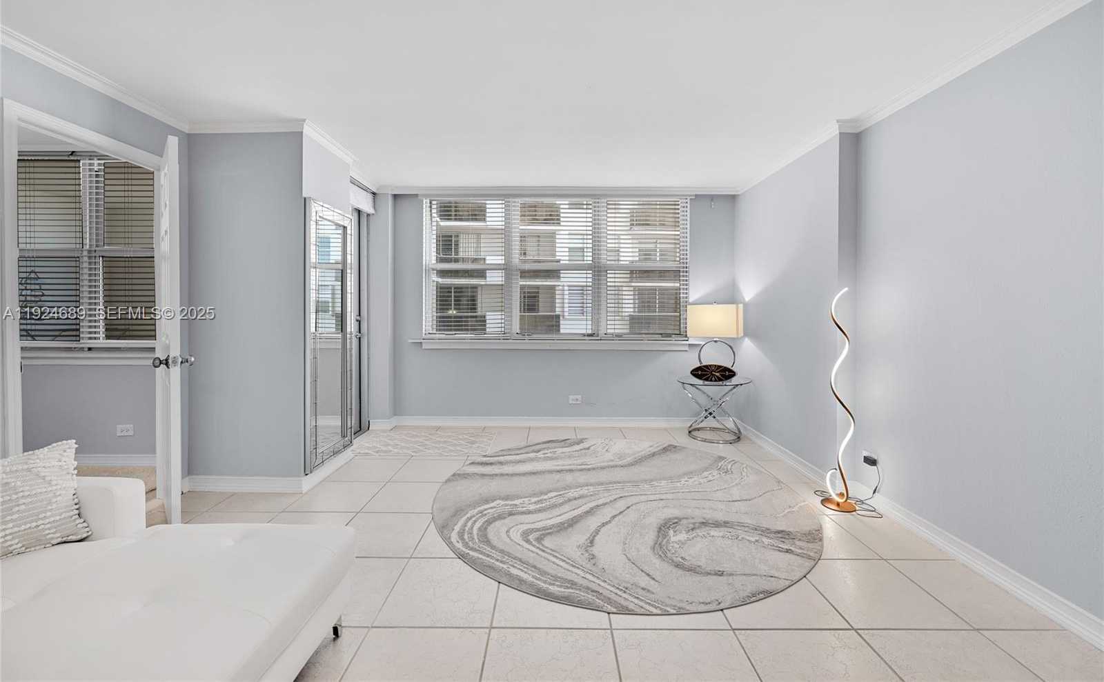 Small Image of 6039 COLLINS AVE #621, Miami Beach Number 19