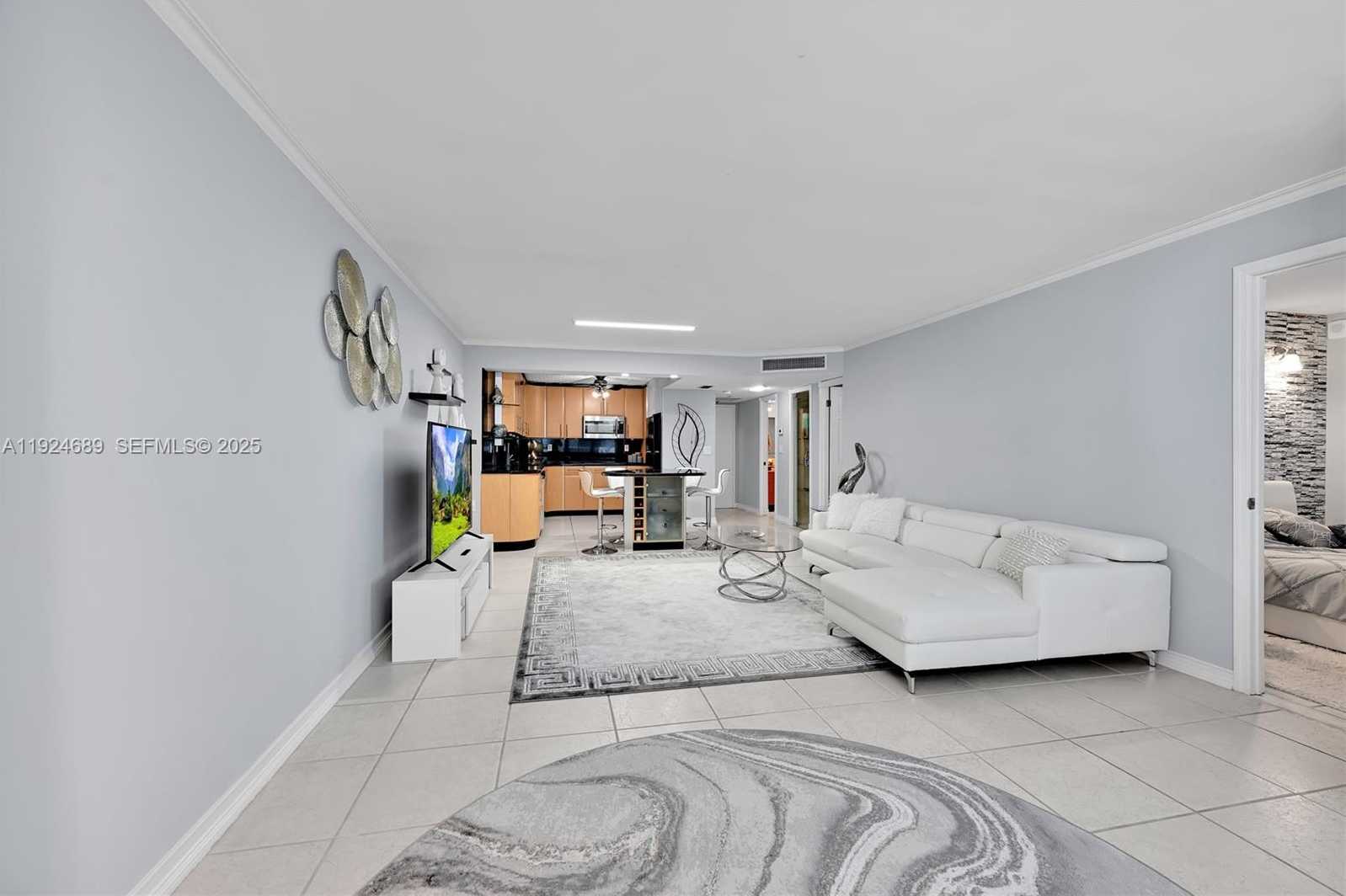 Small Image of 6039 COLLINS AVE #621, Miami Beach Number 21