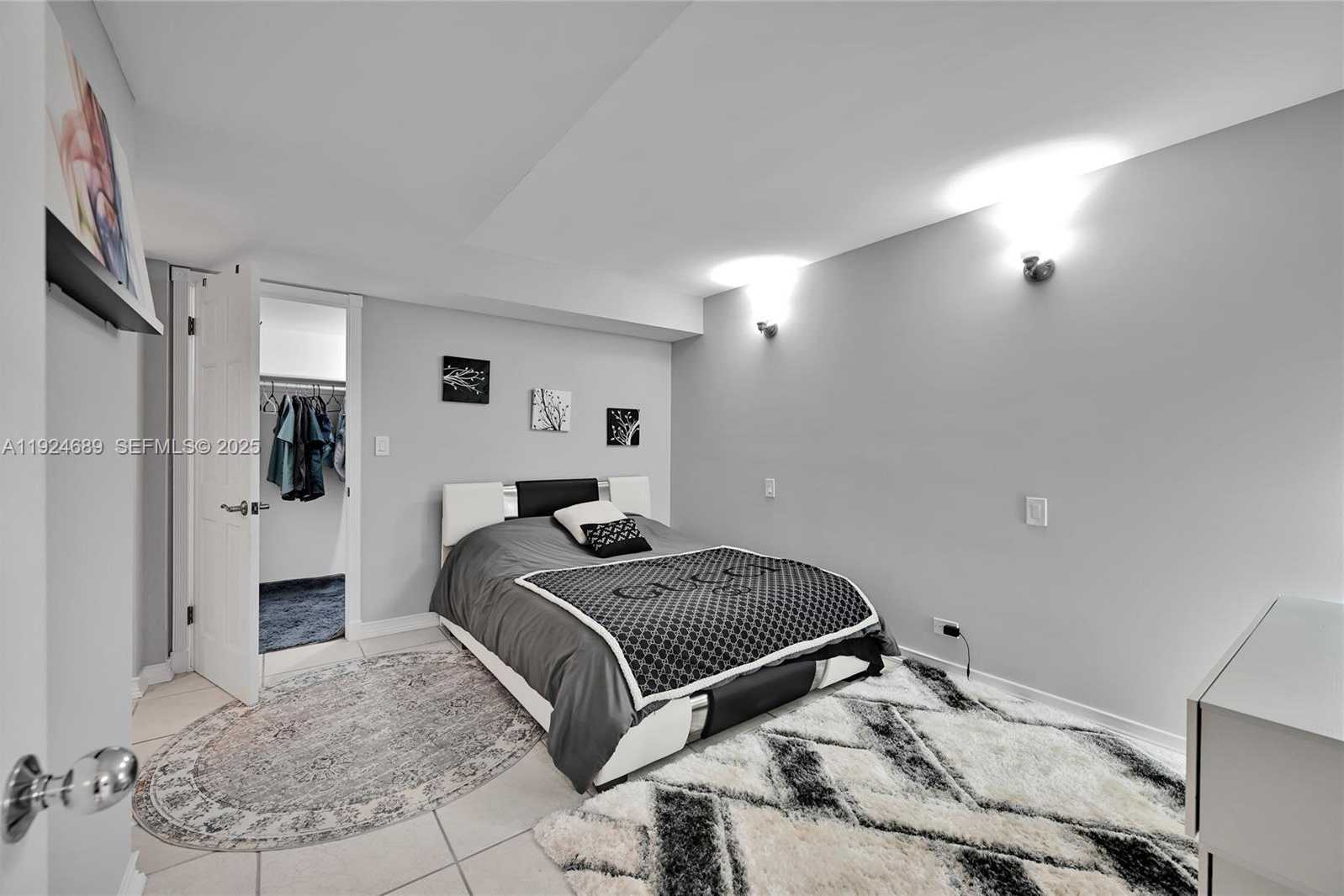 Small Image of 6039 COLLINS AVE #621, Miami Beach Number 22