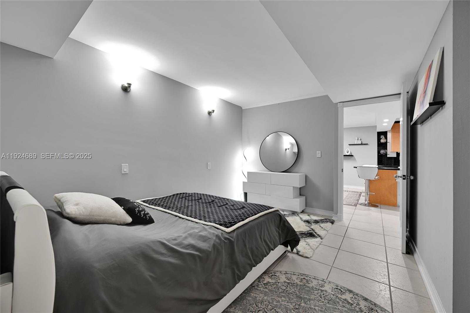 Small Image of 6039 COLLINS AVE #621, Miami Beach Number 28