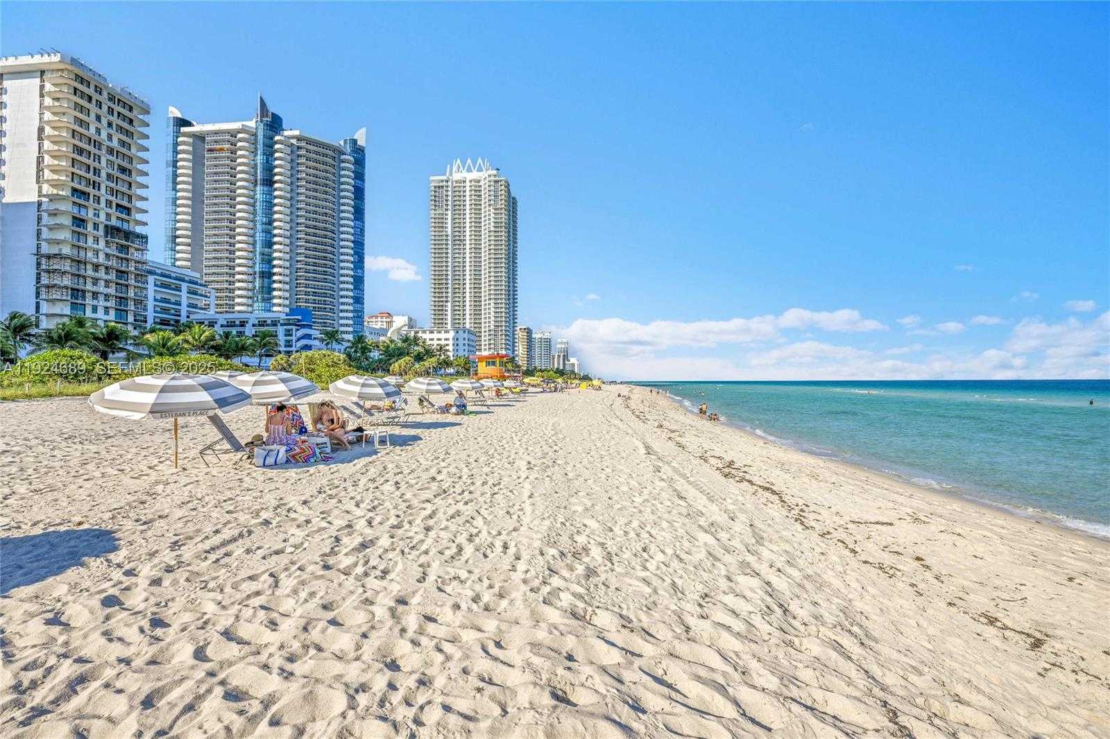 Small Image of 6039 COLLINS AVE #621, Miami Beach Number 3