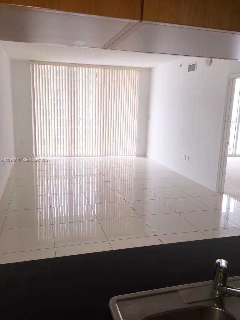 Small Image of 1750 NORTH BAYSHORE DR #5105, Miami Number 4