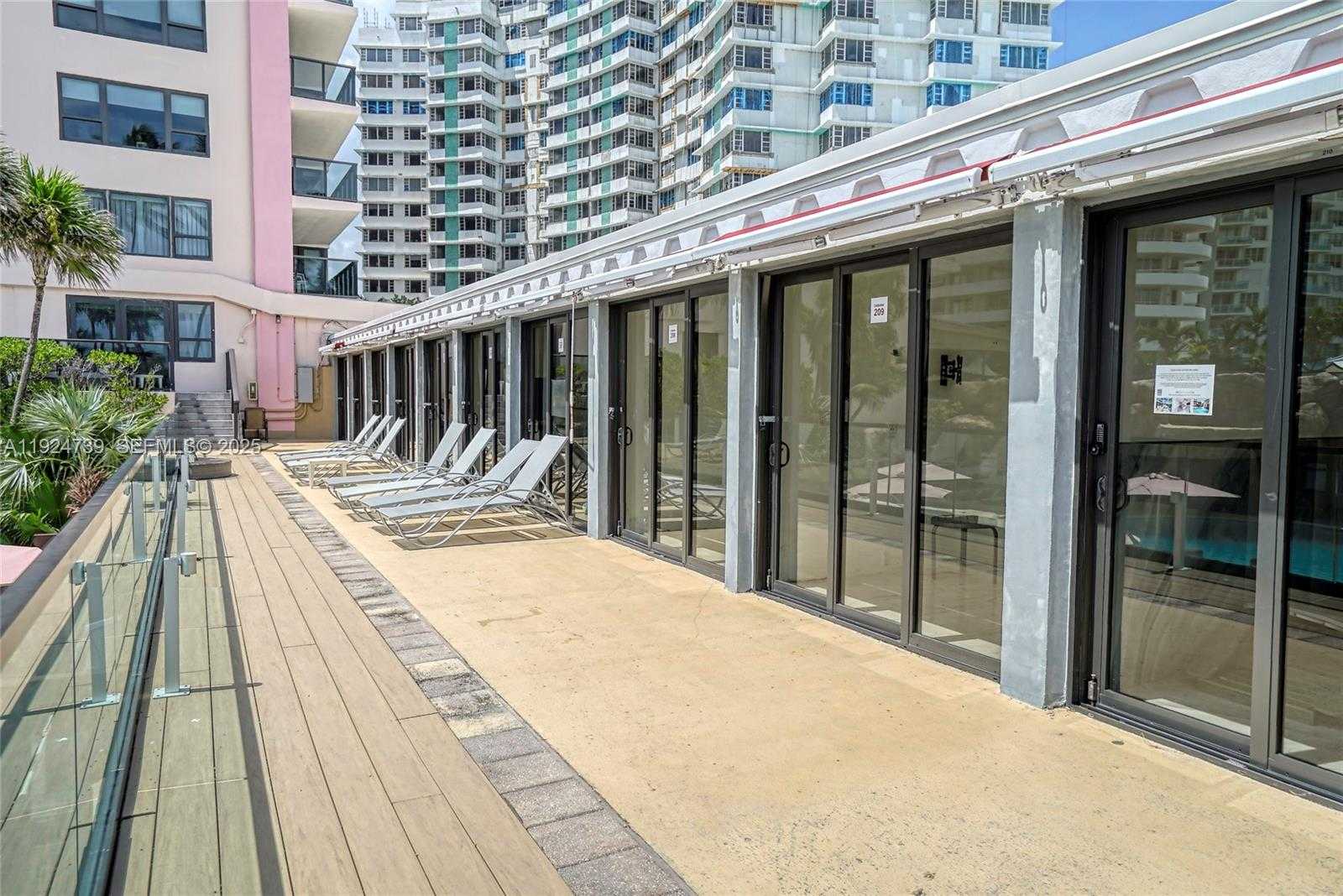 Small Image of 5225 COLLINS AVE #1204, Miami Beach Number 12