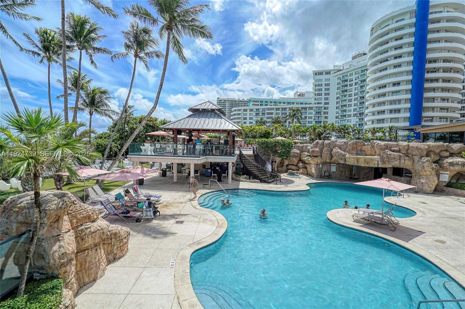 Small Image of 5225 COLLINS AVE #1204, Miami Beach Number 13