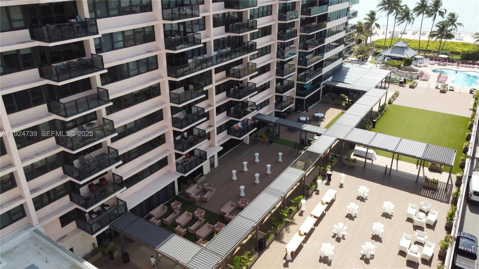 Small Image of 5225 COLLINS AVE #1204, Miami Beach Number 4