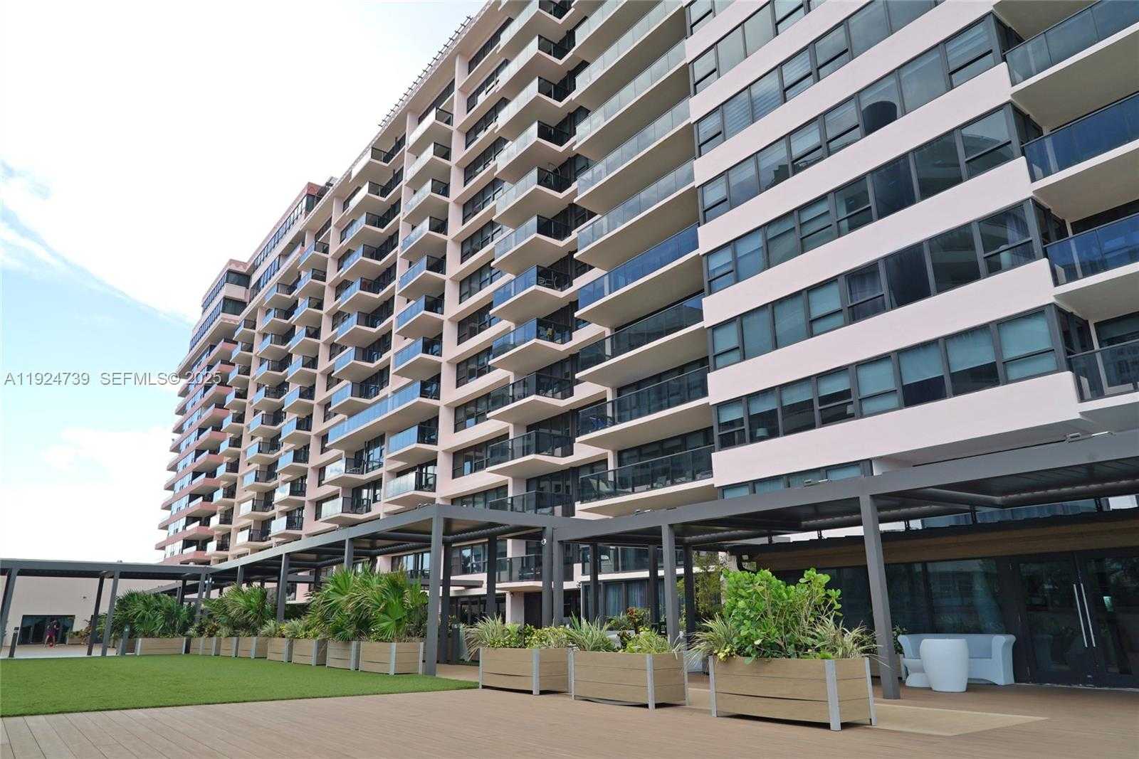 Small Image of 5225 COLLINS AVE #1204, Miami Beach Number 42