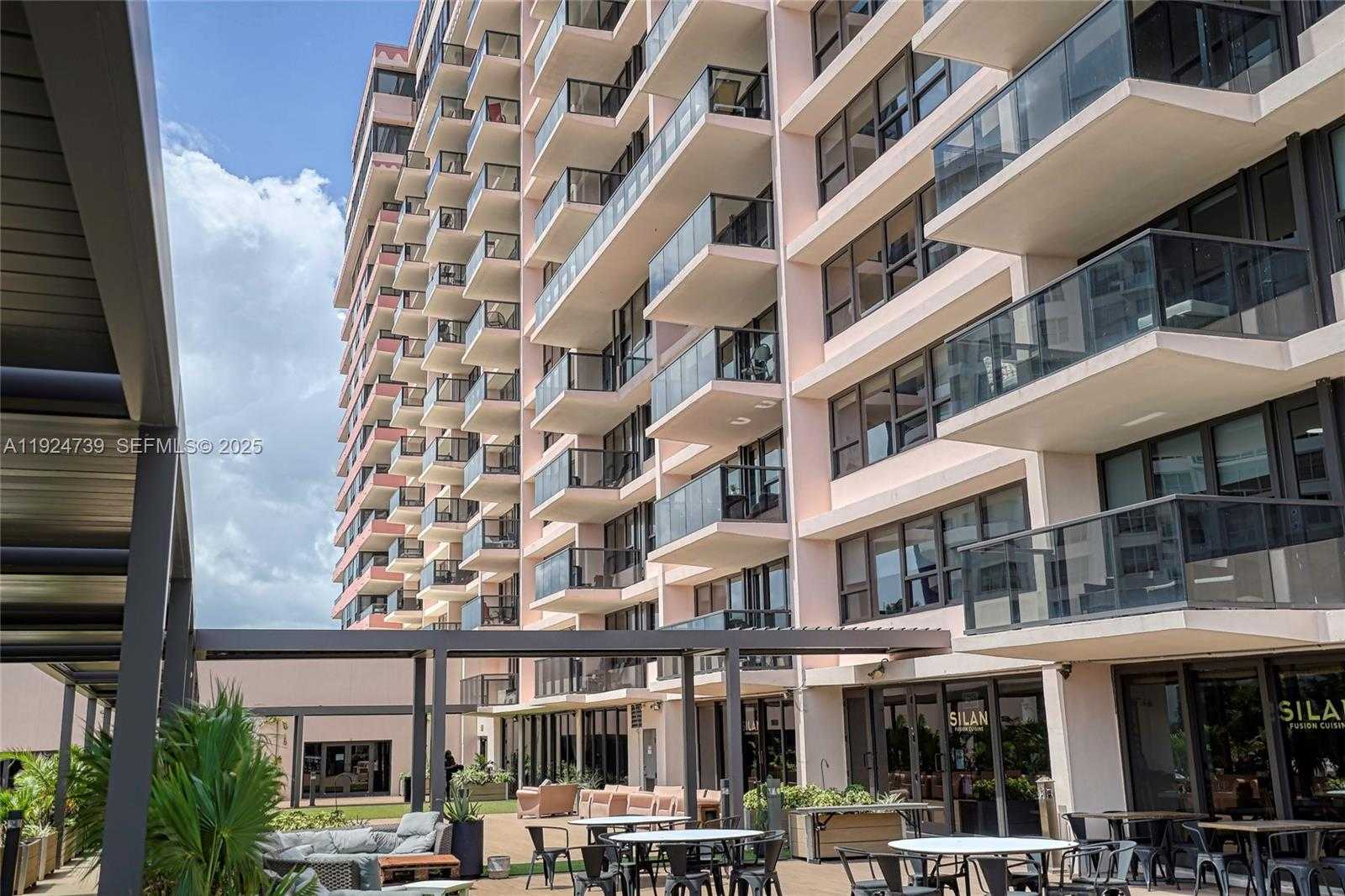 Small Image of 5225 COLLINS AVE #1204, Miami Beach Number 7