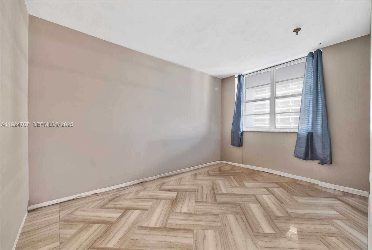 Small Image of 5825 COLLINS AVE #6E, Miami Beach Number 12