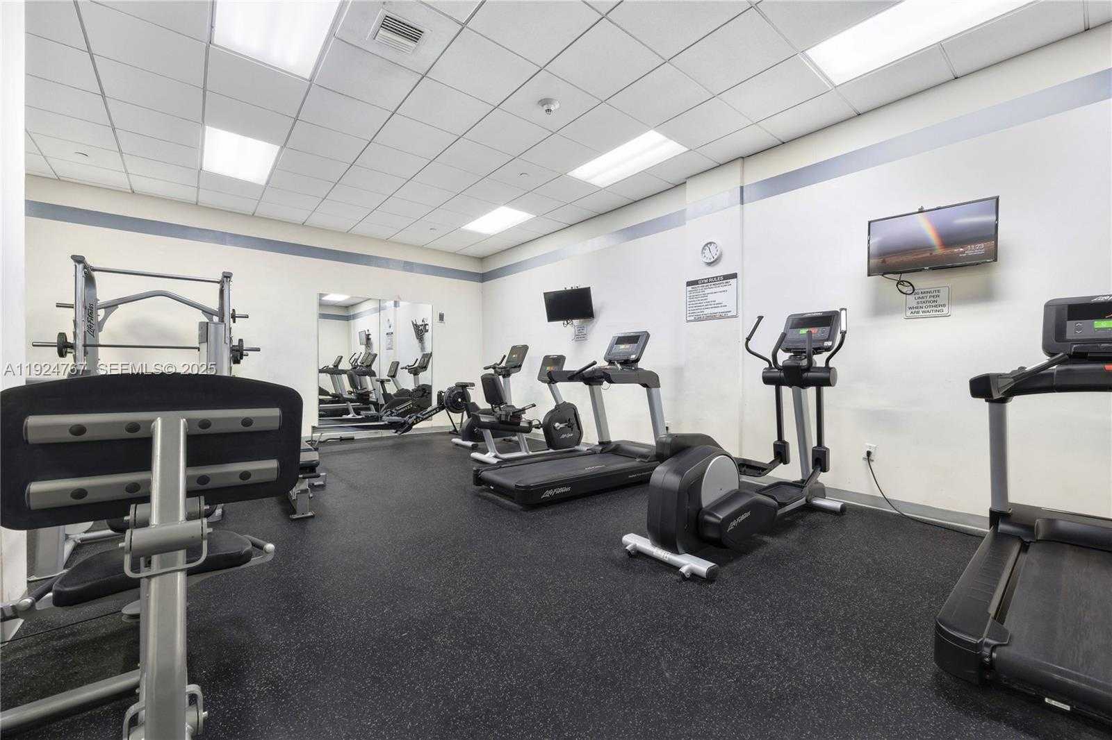 Small Image of 5825 COLLINS AVE #6E, Miami Beach Number 15