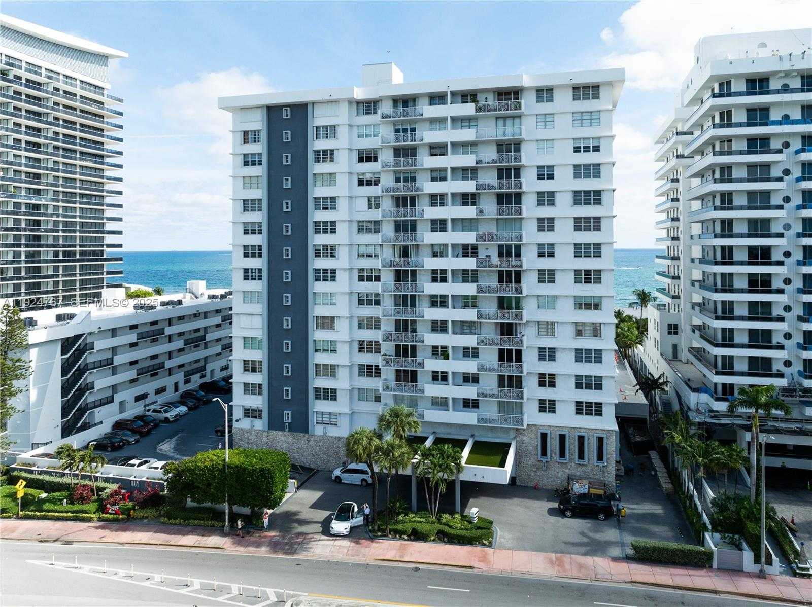 Small Image of 5825 COLLINS AVE #6E, Miami Beach Number 19