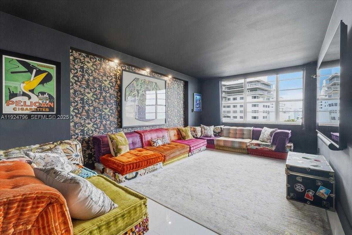 Small Image of 100 LINCOLN ROAD #747, Miami Beach Number 14