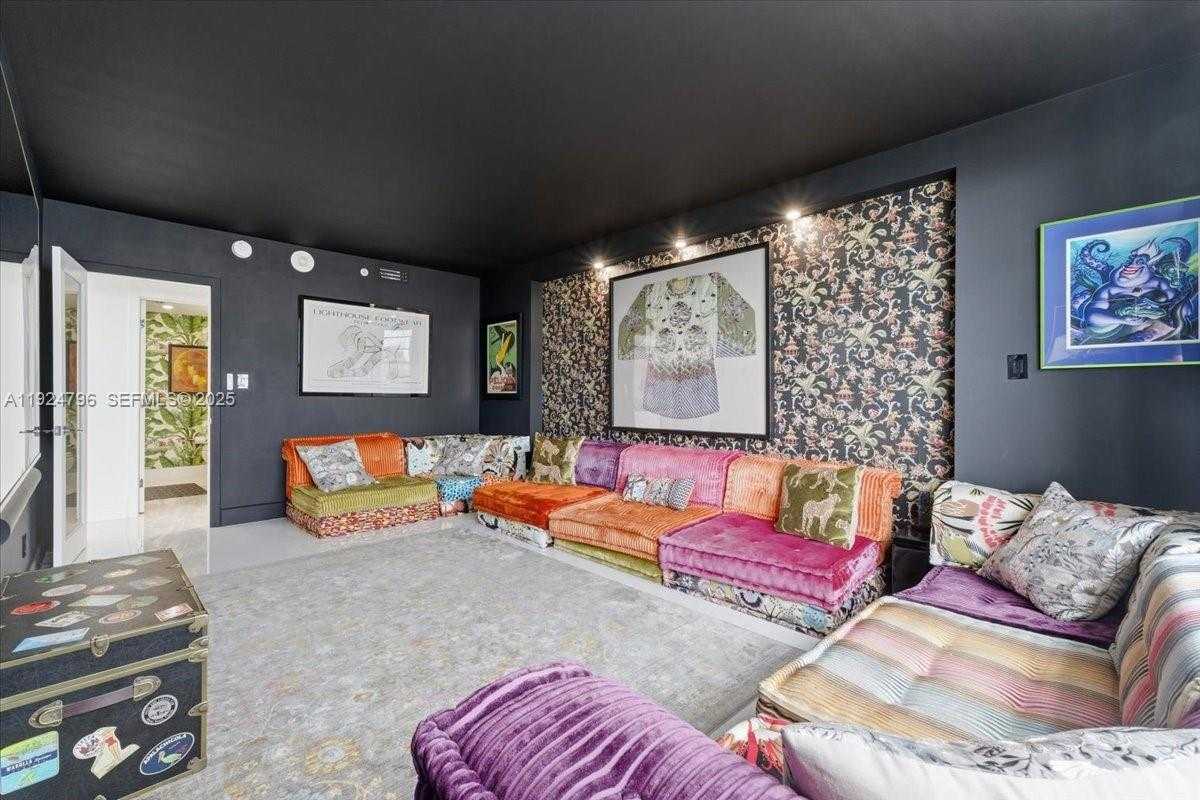 Small Image of 100 LINCOLN ROAD #747, Miami Beach Number 15