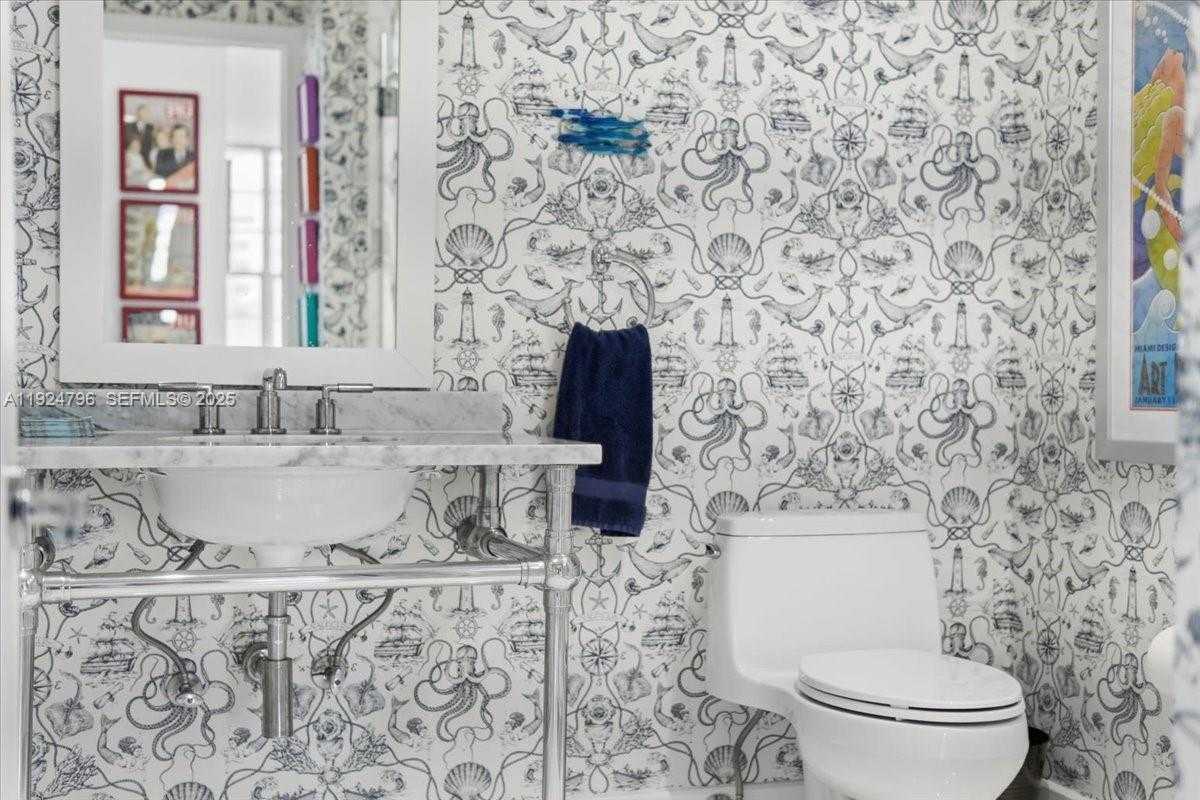 Small Image of 100 LINCOLN ROAD #747, Miami Beach Number 21