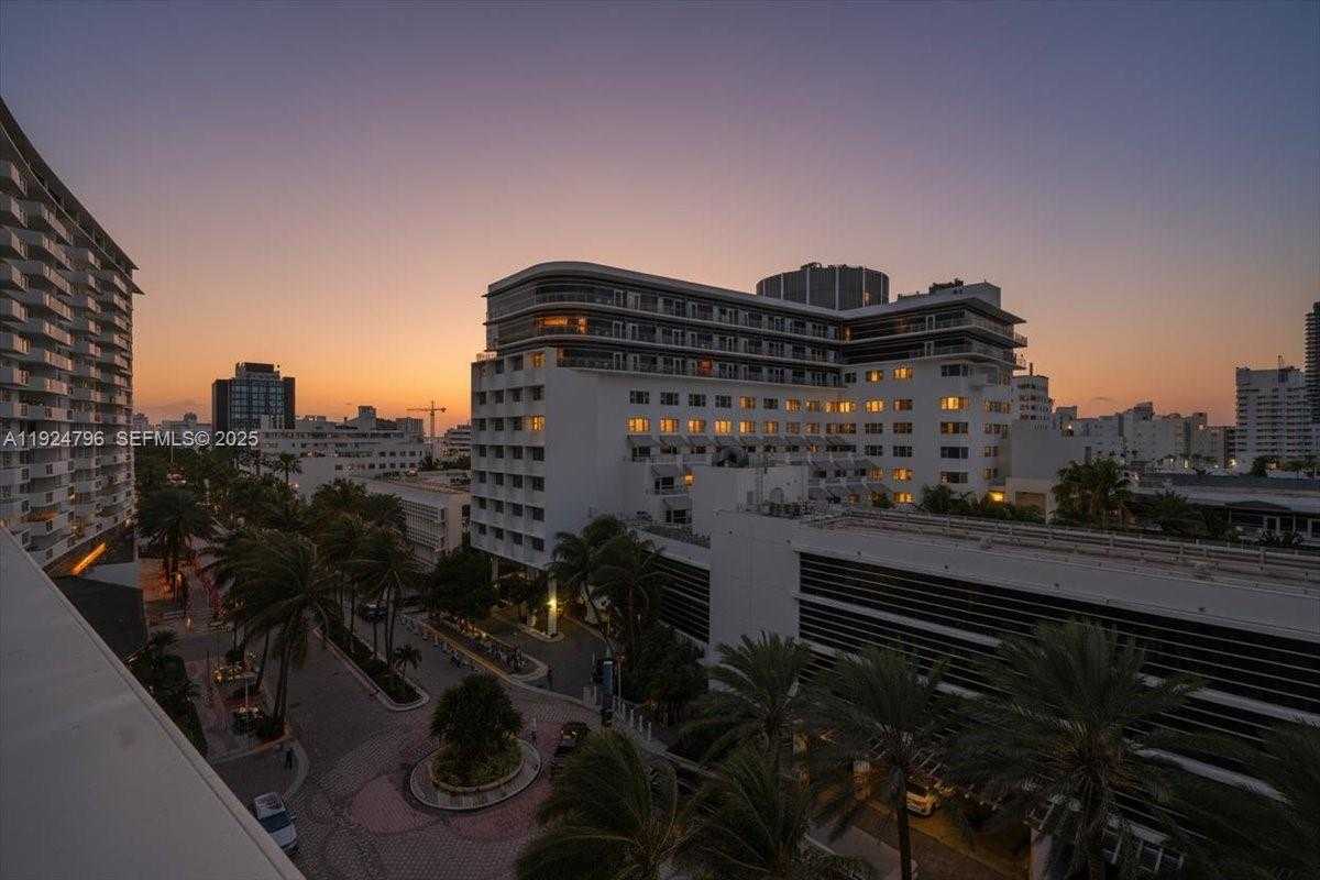 Small Image of 100 LINCOLN ROAD #747, Miami Beach Number 25