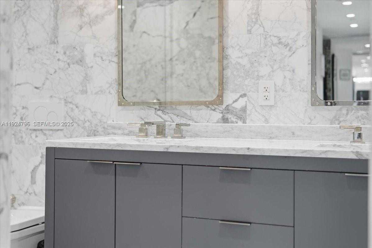 Small Image of 100 LINCOLN ROAD #747, Miami Beach Number 28